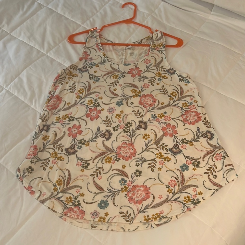 Old navy luxe tank top. Size M